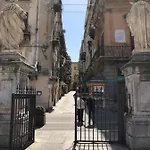 Casa Di Fronte La Cattedrale * Palermo