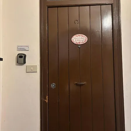 Casa Di Fronte La Cattedrale Apartamento